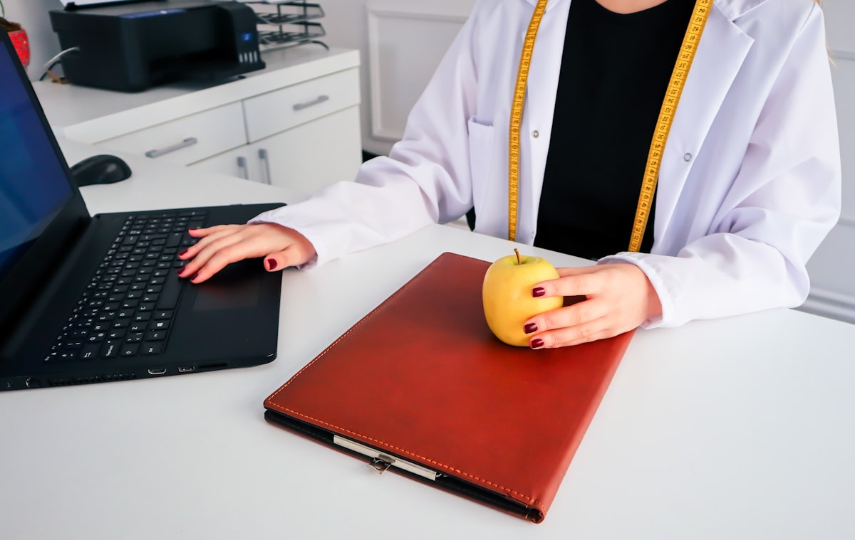 Dietitian conducting online consultation